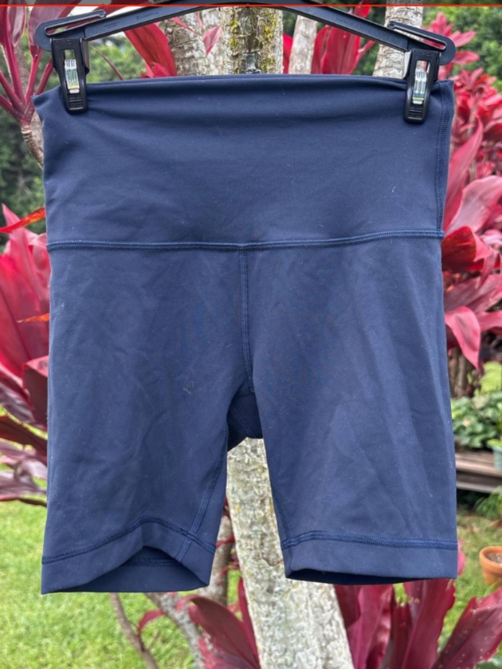 Lululemon Wunder Train High-Rise Shorts — Size 4 (True Navy) (OG style)